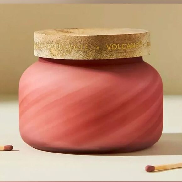 NWT ANTHROPLOGIE SANDSTONE VOLCANO CANDLE 70 hrs 19 oz - Picture 1 of 7